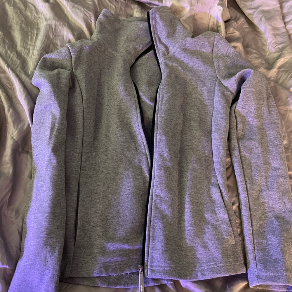 Bench sweat shirt